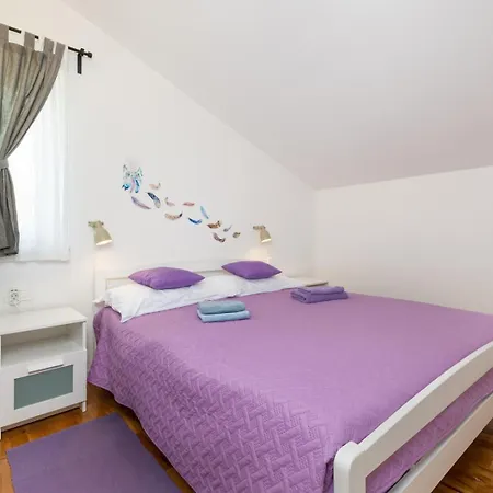 Paola Apartment *